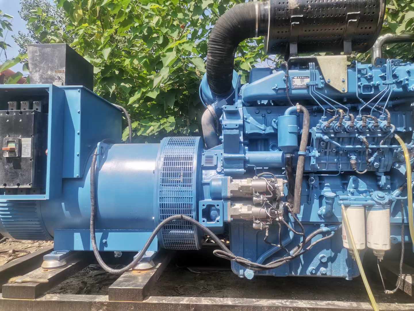 红坪镇详细说明降低 800kW 柴油发电机输出电流波动的方法